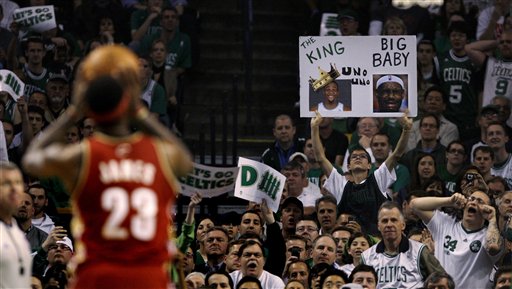  杜兰特关键球救赎太阳险胜国王保留季后赛希望  